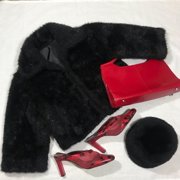 Black 3/4 Sleeve Half Torso Faux Fur Coat - Picture 6 of 6